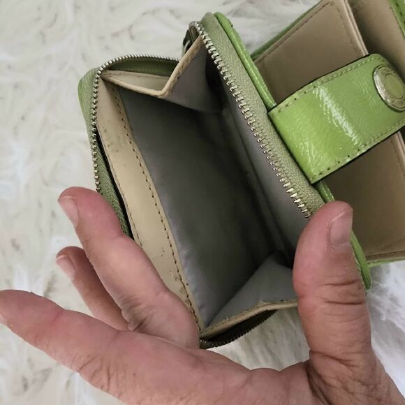 Coach wallet snap closure - Picture 5 of 8